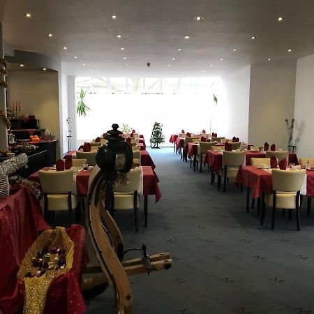 Hotel Bitterfelder Hof Ngoại thất bức ảnh