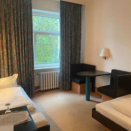 Hotel Bitterfelder Hof Ngoại thất bức ảnh