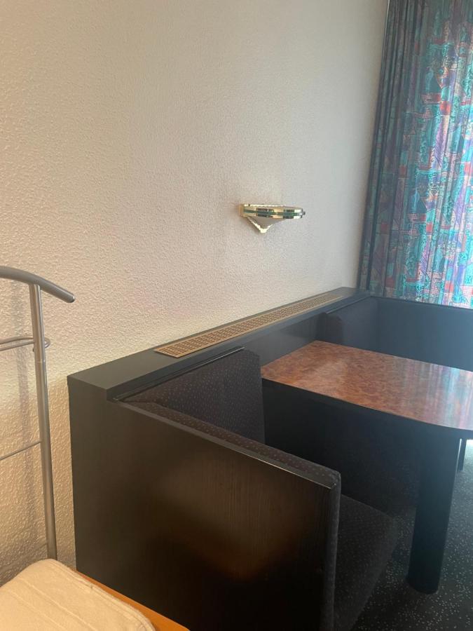 Hotel Bitterfelder Hof Ngoại thất bức ảnh