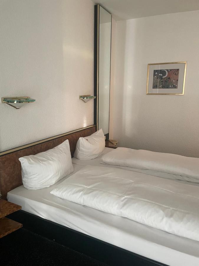 Hotel Bitterfelder Hof Ngoại thất bức ảnh