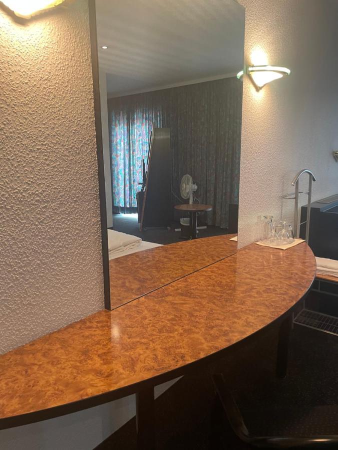 Hotel Bitterfelder Hof Ngoại thất bức ảnh
