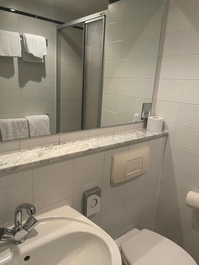 Hotel Bitterfelder Hof Ngoại thất bức ảnh