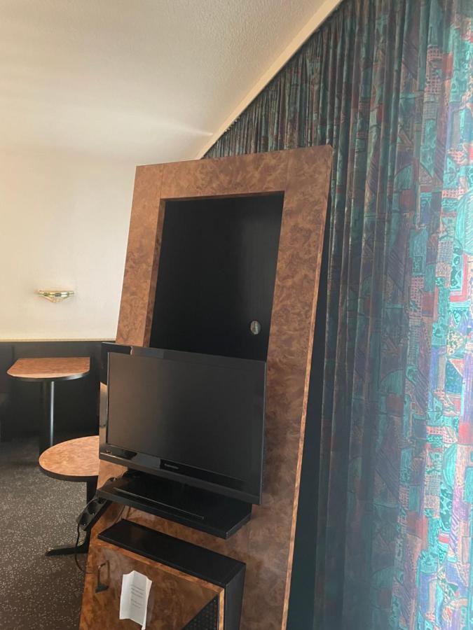 Hotel Bitterfelder Hof Ngoại thất bức ảnh