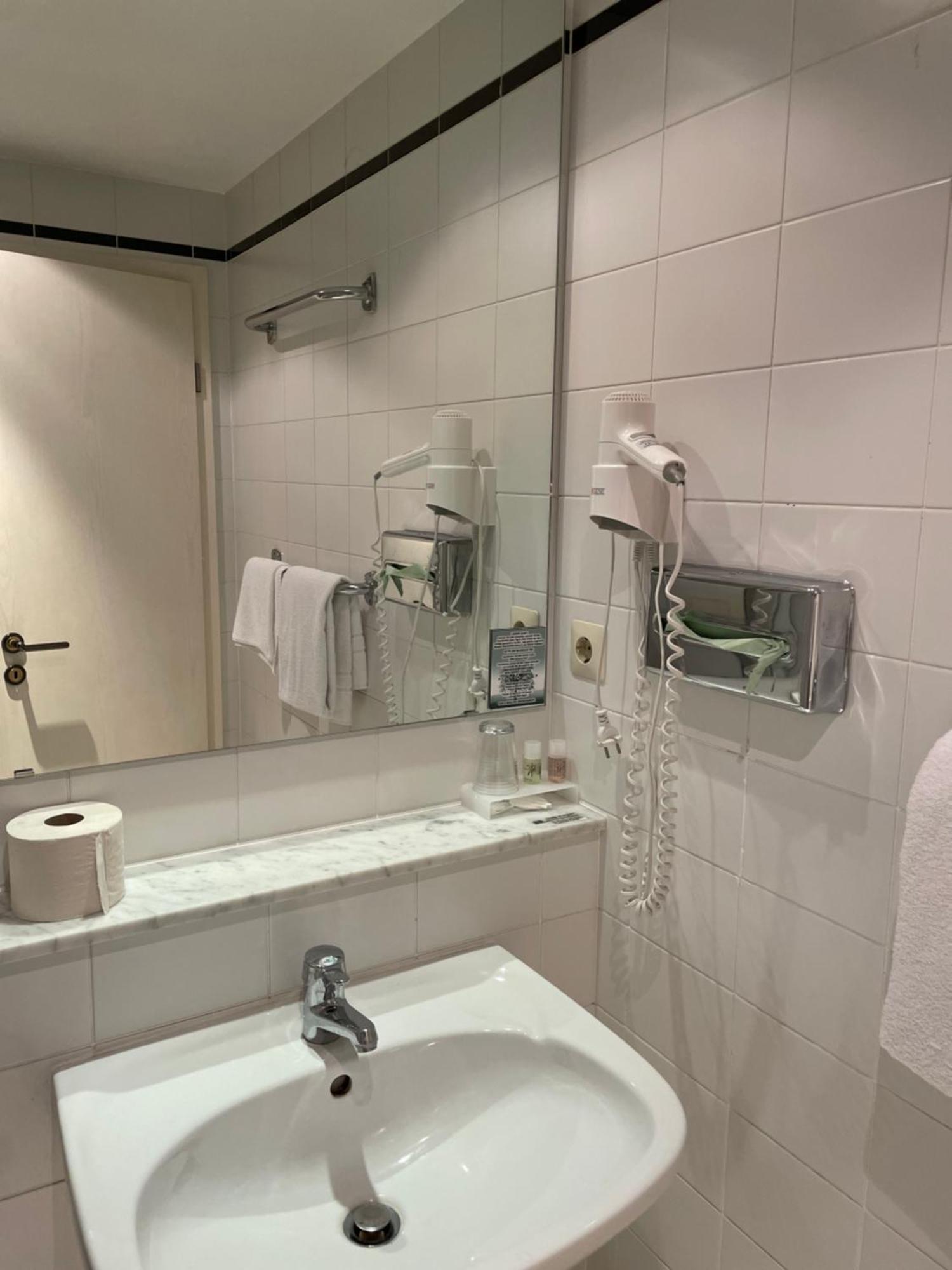 Hotel Bitterfelder Hof Phòng bức ảnh